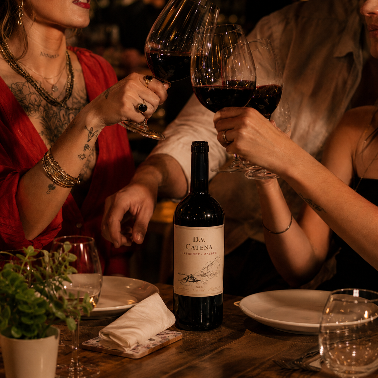 Brindis con vino tinto en Blondie